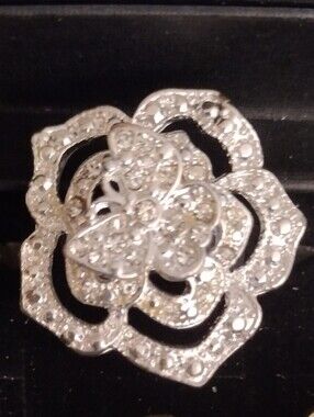 Vintage Beautiful Flower Butterfly Rhinestones Sexy Cocktail Ring